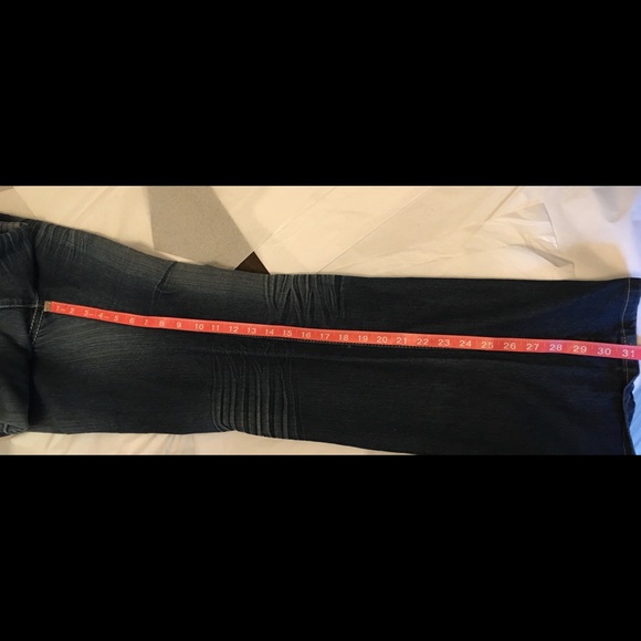 Alloy jeans.  Run small 32 x 37 - Picture 2 of 10